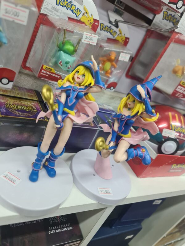 Figura Chica Maga oscura 21cm Alternativa - Imagen 3